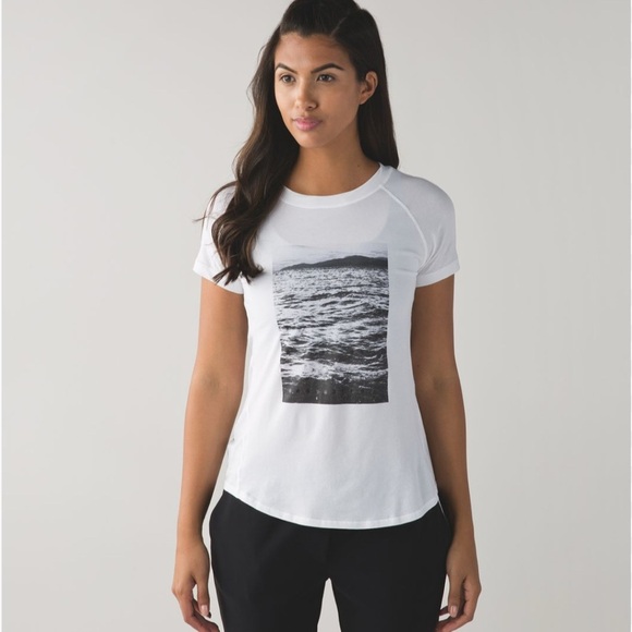 Lululemon Anahatasana Short Sleeve Tee in White Size 4 - Picture 1 of 6